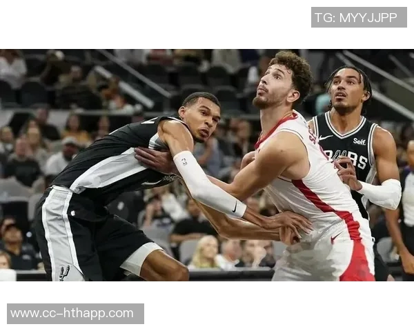 文班谈球队战术多样性认为马刺的纯粹篮球更符合战术本质与发展方向