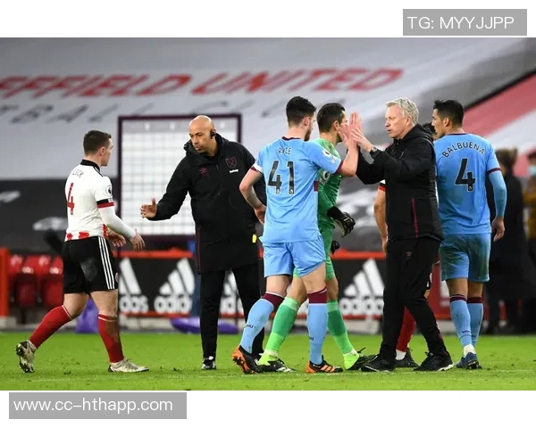 球迷从五个维度评析曼联主帅下课公告莫耶斯待遇最差引发热议